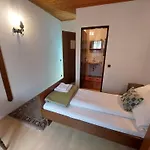 Hotel&restaurant Zur Post מלון 3*